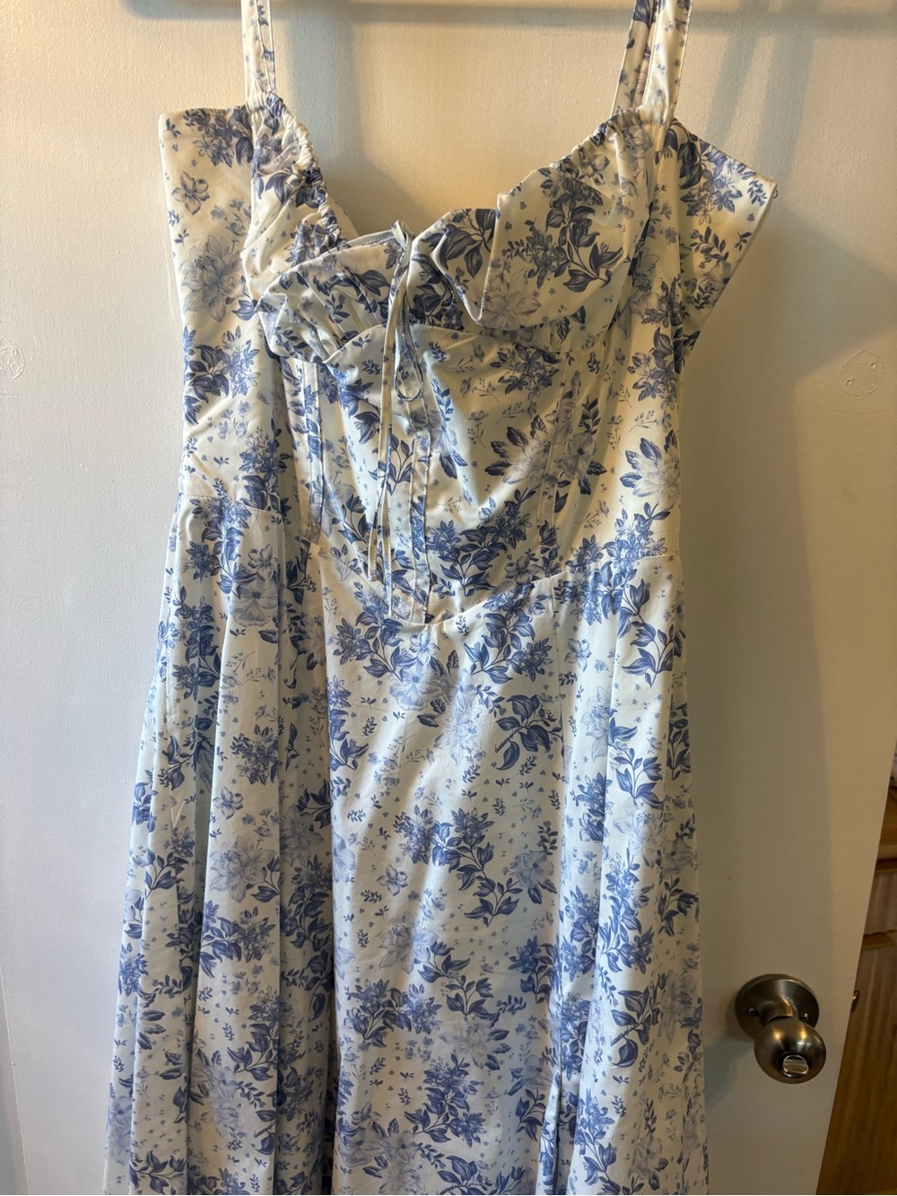 House of CB Blue Floral Print White Dress - Picture 3 of 5